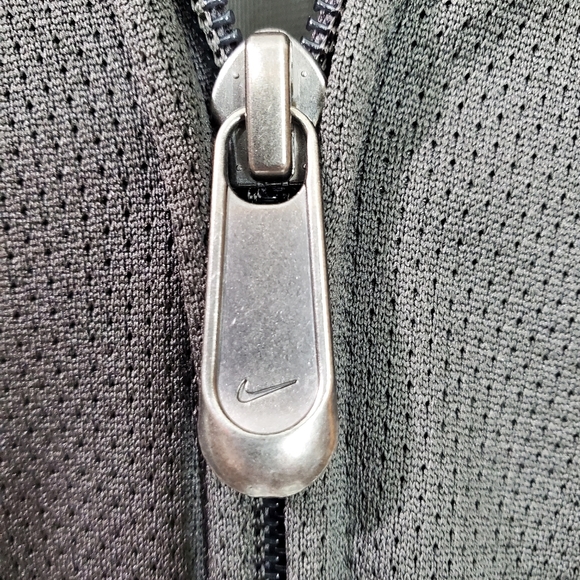 Nike Sportswear Track Jacket Mens L‎ Gray and Silver With Pockets Full Zip - Picture 3 of 15
